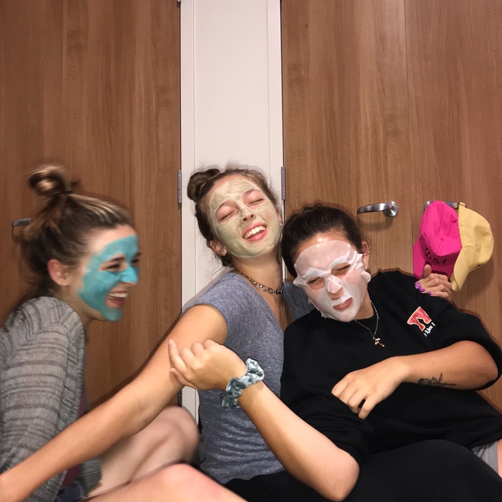 Meet your Posher, Sydni